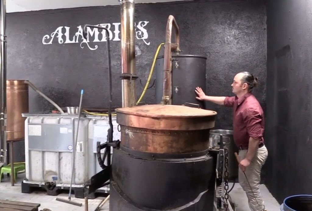 Une distillerie artisanale en Cévennes